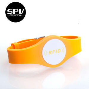 Pasivo <span class=keywords><strong>RFID</strong></span> <span class=keywords><strong>MIFARE</strong></span> Classic NTAG 213 Chip Programable Pulsera de silicona Ajustable 13,56 MHz Pulsera lavable - Product Image 4