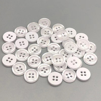 Kancing Resin Putih Mutiara Elegan dengan Logo Custom, Kilau Tinggi, Bulat, 4 Lubang, untuk Aksesoris Pakaian