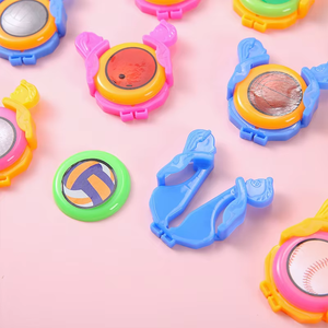 Disque volant de 2,5 pouces dans une <span class=keywords><strong>capsule</strong></span> en plastique - Jouet sportif en PP pour cadeaux promotionnels, fêtes et distributeurs automatiques - Product Image 5