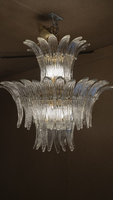 Lustre à trois niveaux en verre de Murano soufflé à la main transparent et ferrures en laiton