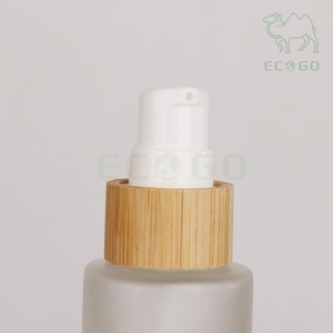 บรรจุภัณฑ์เดินทางสุดหรู ขวดแก้วฝ้าแบบกำหนดเองสำหรับใส่โลชั่น ครีมบำรุงผิวหน้า ขวดเครื่องสำอางพร้อมฝาไม้ไผ่ - Product Image 4