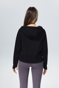 Giacca in Pile Nera con Cappuccio e Zip per Donna, con Tasche Frontali, Vestibilità Regolare, Adatta per Tutte le Stagioni - Product Image 4