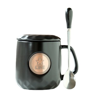 Taza de Café de Cerámica con Tapa y Cuchara, Diseño Nórdico/Minimalista, Venta al Por Mayor, Suministro de Fábrica - Product Image 4
