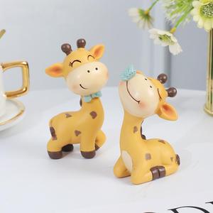 Giraffa in resina moderna piccoli ornamenti creativi decorazioni per la casa per soggiorno/ufficio/Desktop graziosi regali di anniversario di guarigione per le donne - Product Image 4