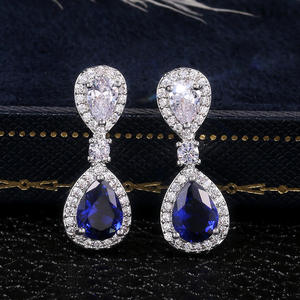 Orecchini di Lusso con Cristalli Naturali a Goccia Blu, Montatura in Argento 925, Orecchini Pendenti da Sposa per Donna - Product Image 3
