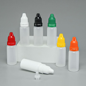 Bouteille de goutte en plastique médical personnalisé en usine conteneur compressible de liquide pour les yeux blancs bouchon à vis sérigraphie médecine d'emballage