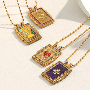 สร้อยคอจี้ไพ่ทาโรต์เคลือบสีสันสดใสจากดรีมโชว์ แฟชั่น ประดับเพชรซิร์คอน ชุบทองบนสแตนเลสสตีล ชุดเครื่องประดับ - Product Image 2