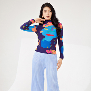 レディース高品質ストレッチプリント長袖トップス　オリジナルプリーツTシャツ　カジュアルスタイル花柄春夏 - Product Image 1