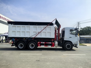 Dongfeng <span class=keywords><strong>200</strong></span> - 450hp Diesel 6x4 Nouvelle condition Gauche-Droite Transmission manuelle Bras de traction Camion à ordures Camion à benne basculante - Product Image 4