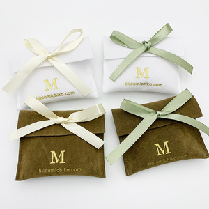 Bowknot Style Small Velvet <b>Envelope</b> <b>Gift</b> Pouch for Ring Gold Foil Velvet Jewelry Pouch With Flap - Product Image 4
