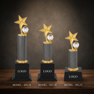 Trophée en métal étoilé avec boule de cristal et sommet plaqué or, modèle 691, gravé au laser portable pour les sports et les jeux, avec base - Product Image 1