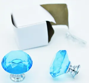 مقابض أبواب زجاجية كريستالية زرقاء اللون للخزائن بالجملة - Product Image 1