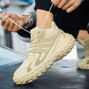 Nouvelles Chaussures de Sport Tendance pour Hommes Printemps-Automne à Semelle Épaisse Respirante et Basse, Idéales pour la Course à Pied - Product Image 1