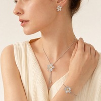 Set Perhiasan Kalung Liontin Bunga, Gelang, dan Anting dari Baja Anti Karat Lapis Perak, Model Terbaru yang Trendy dan Dapat Diatur