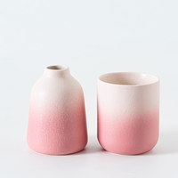 Cylindre en céramique Pot à bougie d'aromathérapie Diffuseur en porcelaine Conception gravée Peut être rempli Liquide de cire Comprend Planche à roseaux en céramique