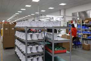 ไมโครโฟนไร้สายแบบถือทำจากโลหะ - Product Image 4