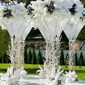โครงสร้างเหล็กตกแต่งรูปทรงเสาสีทองสำหรับฉากหลังงานแต่งงาน - Product Image 4