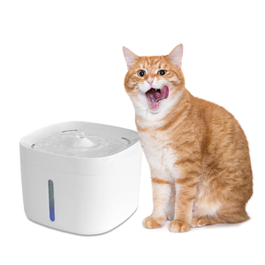 Fuente eléctrica inteligente USB automática para mascotas, cuenco de agua con botellas de agua de carbono de dos capas, plástico para tiendas de recuerdos de gatos - Product Image 5