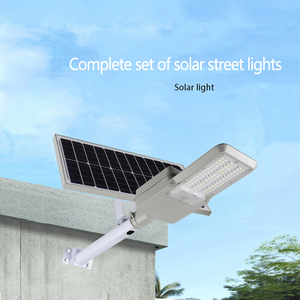 Panneaux solaires intégrés, lampadaire LED tout-en-un 200W 300W 400W avec système de télécommande, extérieur - Product Image 4