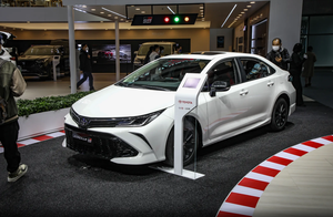 Corolla 2026 Modello Intelligente Ibrido Elettrico Doppio Motore 1.8L <span class=keywords><strong>E</strong></span>-CVT Edizione Pioneer - Product Image 3