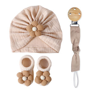 Gorro de <span class=keywords><strong>turbante</strong></span> de flores grandes <span class=keywords><strong>para</strong></span> niñas, gorro de bebé de punto <span class=keywords><strong>para</strong></span> recién nacidos con conjunto de calcetines cortos - Product Image 1