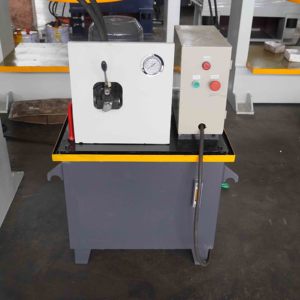 Prensa Hidráulica para Neumáticos Sólidos de Montacargas de 120 Toneladas con Bomba, Motor y Válvula - Product Image 6