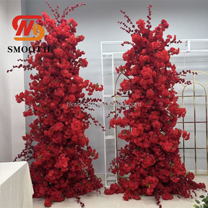 Arche florale de mariage artisanale lisse en fleurs de soie de roses rouges artificielles pour fêtes - Product Image 1