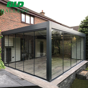 Gazebo de Jardín Automático Impermeable de 4x7m, Pérgola Retráctil Motorizada con Puerta Corredera de Vidrio - Product Image 1