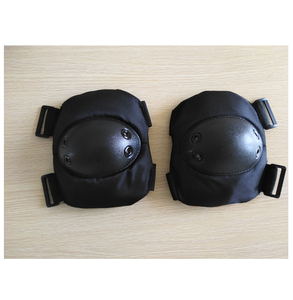 DFP1024 - Juego de 4 Protectores Negros para Codos y Rodillas, para Uniformes Especiales y de Trabajo en Exteriores - Product Image 1