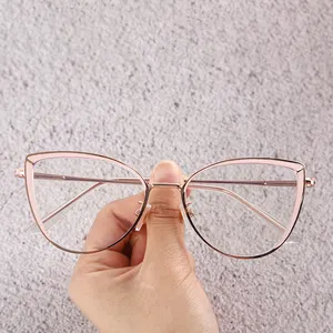 ตาแมวโลหะกรอบแว่นตาหรูหราแว่นตาป้องกันแสงสีฟ้าผู้หญิงแว่นตา