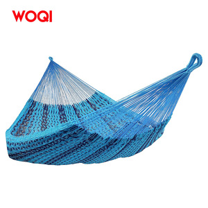 Hamaca Woqi de Alta Resistencia con Cuerda Azul, Capacidad de 880 lb, Uso en Interiores y Exteriores, Superficie de Algodón Duradera - Product Image 2