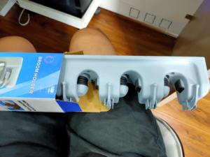 Soporte para Escoba y Organizador de Herramientas de Jardín, Soporte de Pared para Mangos de Rastrillo o Trapeador, Elimina el Desorden, Sistema de Organización para Armarios y Garajes - Product Image 4