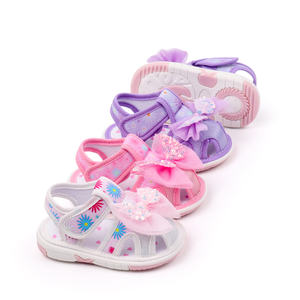 Летние детские сандалии-тапочки 2025 года, новинка, хит продаж, с бантом, для девочек 1-3 лет, дышащие, закрывающие носок - Product Image 2