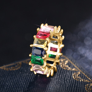 Anello Geometrico con Gemma T0444, Zirconia Cubica Taglio Smeraldo, Montatura a Griffe, Anelli Unisex alla Moda per Feste - Product Image 3