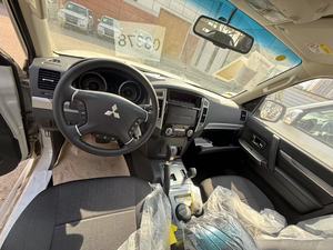 LHD 4*4 <span class=keywords><strong>Mitsubishi</strong></span> <span class=keywords><strong>Pajero</strong></span> รถเบนซิน V93 4WD SUV 5ที่นั่ง - Product Image 4