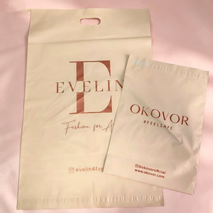 Bolsa de Polietileno Personalizada con Asa Troquelada, Bolsa de Envío de Plástico con Logotipo Impreso en Oro Rosa para Empaque de Boutique de Ropa - Product Image 4