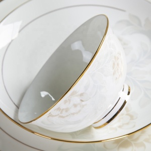 Lot de 60 assiettes et bols en porcelaine fine à motif floral, vaisselle en céramique, sans danger pour les aliments, pour la maison et la restauration - Product Image 3