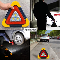 Triangle de signalisation d'urgence routière à LED rechargeable avec lumière clignotante et constante