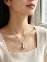Collier pendentif élégant pour soirée, avec zircon octogonal brillant à taille étagée, pavé, design à passant, sur chaîne à maillons en cuivre tendance