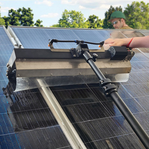 Machine de nettoyage à brosse rotative pour panneaux solaires photovoltaïques et panneaux solaires - Product Image 3