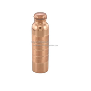 Bouteille d'eau en cuivre poli pour la cuisine et la table, idéale pour les voyages et les cadeaux, bouteille en cuivre à vendre par M. R. S. EXPORTS - Product Image 1
