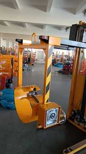 Multi-Purpose LM800 Drum Lifting and Rotating Attachment for <strong>Forklifts</strong> and Cranes 55 Gallon/200L Drums Oil Drum Handler - Product Image 5