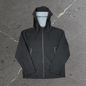 批发男女款连帽单层三层胶轻便防风衣，适合登山户外活动 - Product Image 5