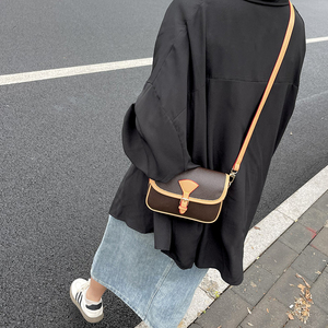 La Tendencia Popular en 2025: Bolsos Cuadrados Pequeños, Sencillos y Modernos para Mujer, con un Diseño de Hombro Único de Alta Gama 1775 - Product Image 5