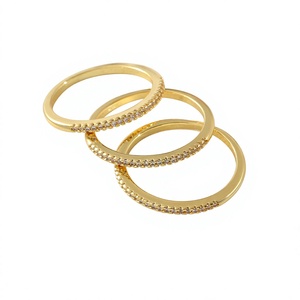 Anel de Casamento Elegante e Versátil em Ouro <span class=keywords><strong>18K</strong></span> com Pérola e Diamante Natural, Design Minimalista para Casais - Product Image 1