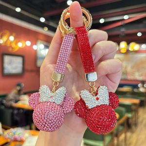 Llavero <span class=keywords><strong>de</strong></span> <span class=keywords><strong>Mickey</strong></span> con incrustaciones <span class=keywords><strong>de</strong></span> diamantes <span class=keywords><strong>de</strong></span> alta gama, creativo y adorable, con cadena <span class=keywords><strong>de</strong></span> garra brillante, colgante para bolso <span class=keywords><strong>de</strong></span> niña - Product Image 1