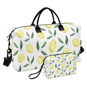 Sac de sport de grande capacité de qualité supérieure avec motif citron et logo personnalisé, ensemble avec trousse de toilette - Product Image 1