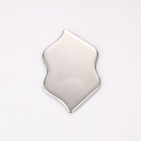 Plaque Gua Sha en forme de lèvres en acier inoxydable 304, massage incurvé, favorise la circulation sanguine, améliore l'absorption du sérum, dispositif réutilisable