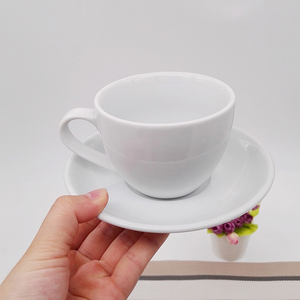 Commercio all'ingrosso a buon mercato <span class=keywords><strong>tazze</strong></span> di acqua bianco nero ceramica tazza di caffè <span class=keywords><strong>tazze</strong></span> <span class=keywords><strong>da</strong></span> tè e piattini - Product Image 1