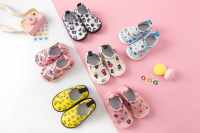 Chaussons-chaussettes bébé extensibles à volants motif fraise avec languette de traction, semelle souple et flexible antidérapante pour intérieur, Dropshipping